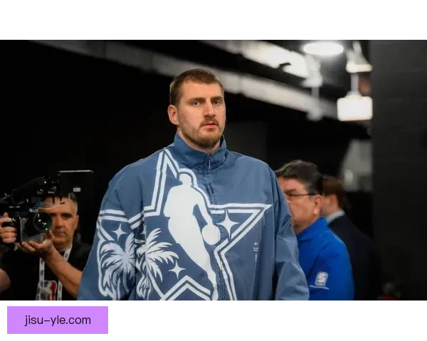 杨瀚森再长高戏约约基奇获盛赞