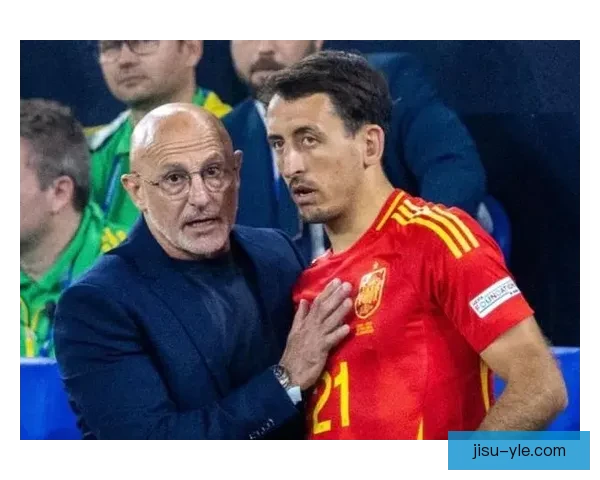 奥亚萨瓦尔称队友先碰球再造点